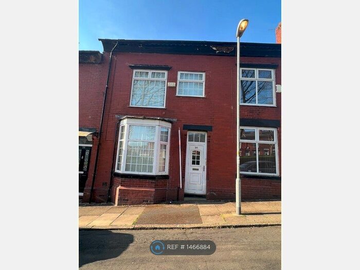 3 Bedroom Terraced House To Rent In Mayfair Gardens, Rochdale, OL11