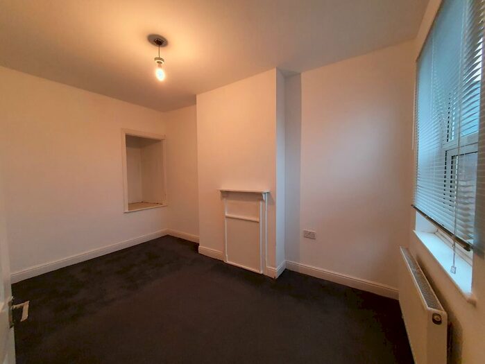 3 Bedroom Semi-Detached House To Rent In Pinfold Street Extension, Darlaston, WS10