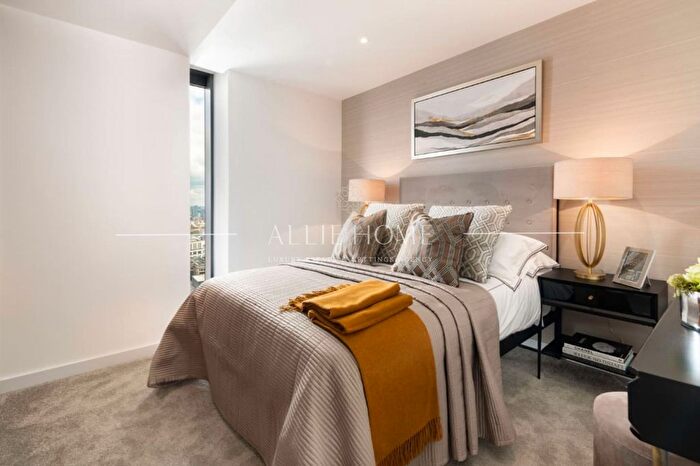 2 Bedroom Flat For Sale In Canary Wharf, London, E14