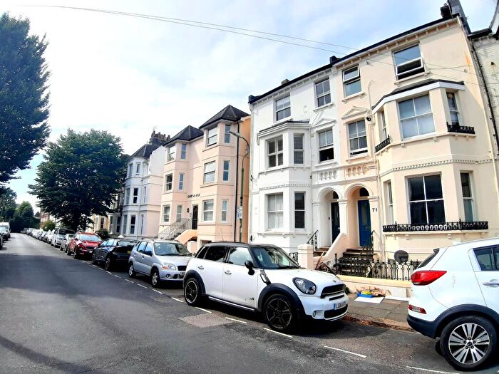 2 Bedroom Flat To Rent In Lorna Road, BN3