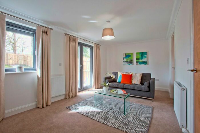 3 Bedroom Town House To Rent In Stoneywood Brae, Dyce, Aberdeen, AB21