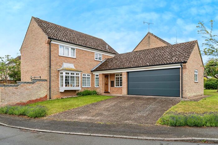 4 Bedroom Detached House For Sale In Isinglass Close, Newmarket, CB8