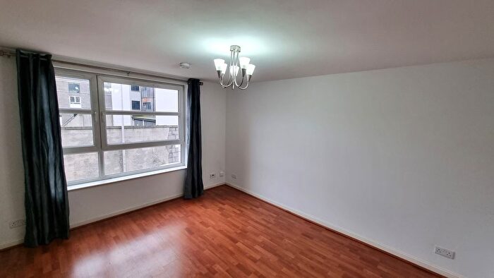 2 Bedroom Flat To Rent In James Street, The City Centre, Aberdeen, AB11