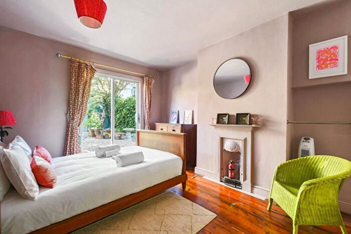 2 Bedroom Apartment To Rent In Burrows Road, London, NW10