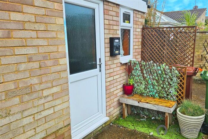 1 Bedroom Flat To Rent In Wade Close, Eastbourne, East Sussex, BN23