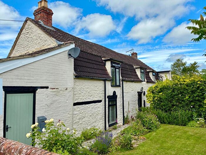 3 Bedroom Detached House For Sale In Bulkington, Devizes, SN10