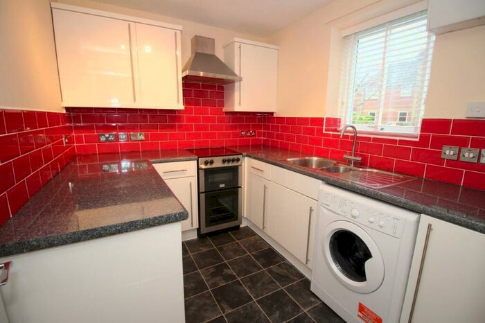 2 Bedroom Flat To Rent In Deneside Court, Jesmond, Newcastle Upon Tyne, NE2
