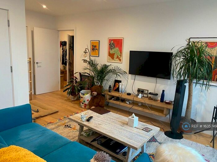 1 Bedroom Flat To Rent In Wild Flower Gardens, London, E3
