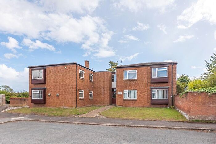 1 Bedroom Flat For Sale In Chestnut Close, Aston Clinton, HP22