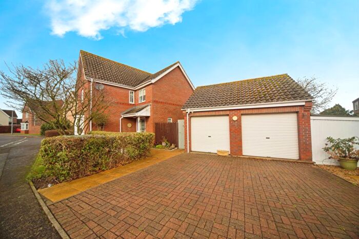 4 Bedroom Detached House For Sale In Tudor Avenue, Roydon, Diss, IP22