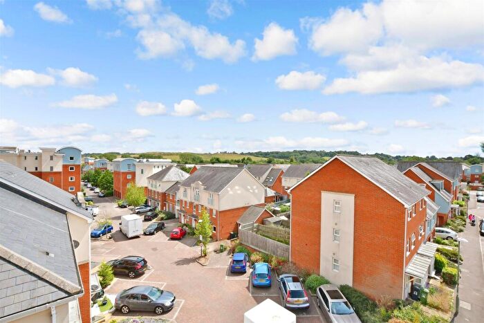 2 Bedroom Flat For Sale In Burrage Road, Redhill, Surrey, RH1