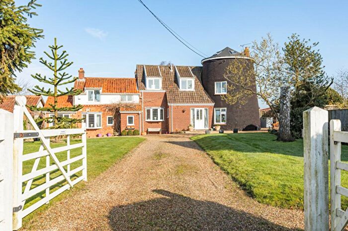 4 Bedroom Detached House For Sale In Converted Corn Mill In Wicklewood, NR18