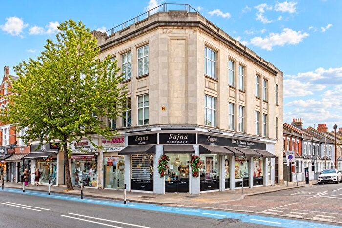 2 Bedroom Flat For Sale In Upper Tooting Road, London, SW17