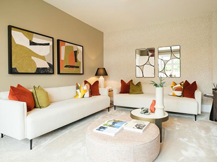 3 Bedroom Detached House For Sale In Leestone Chase, Leighton Buzzard, LU7