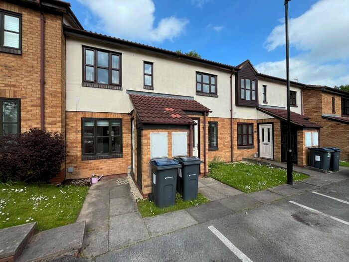 2 Bedroom Maisonette To Rent In Pembroke Way, Birmingham, B28