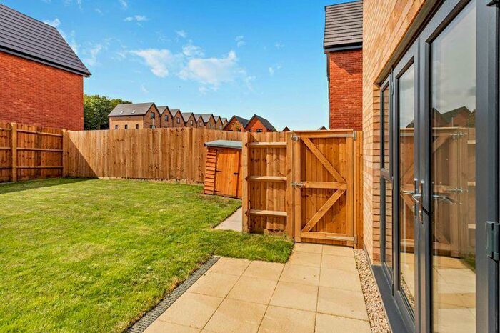 3 Bedroom House To Rent In Earsham Grove, Great Haddon, PE7