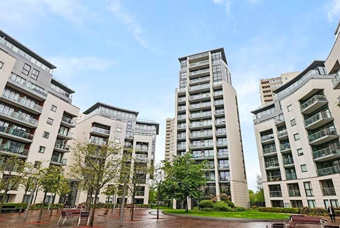 3 Bedroom Flat For Sale In Pump House Crescent, Brentford, TW8