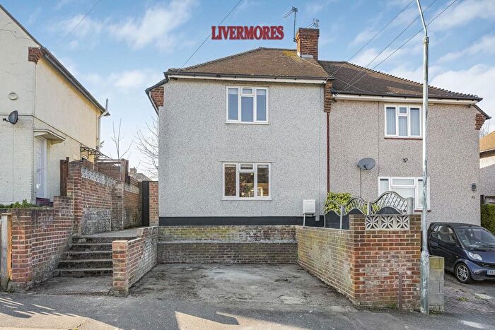 3 Bedroom Semi-Detached House For Sale In Ridge Way, Crayford, Dartford, DA1