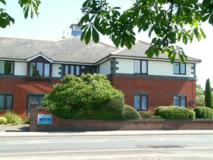 1 Bedroom Apartment For Sale In Reading Road, Pangbourne, Reading, Berkshire, RG8