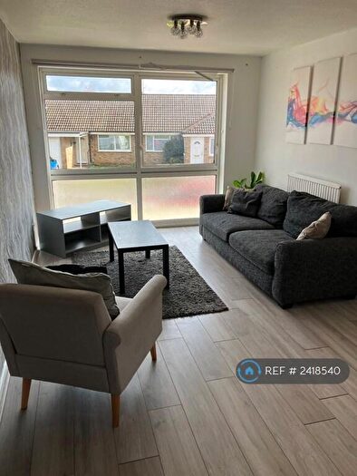 3 Bedroom Semi-Detached House To Rent In Buchanan Drive, Luton, LU2