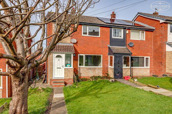 3 Bedroom Town House For Sale In Grosvenor Way, Horwich, Bolton, BL6