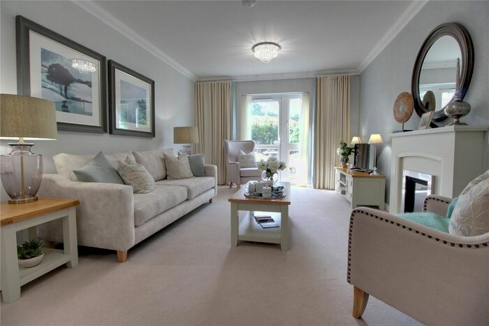 1 Bedroom Flat For Sale In Crookham Road, Fleet, GU51
