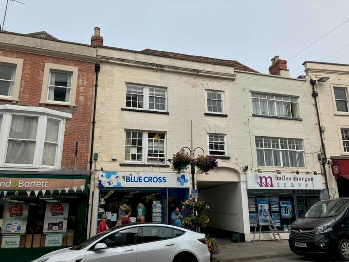 2 Bedroom Flat To Rent In High Street, Wells, BA5