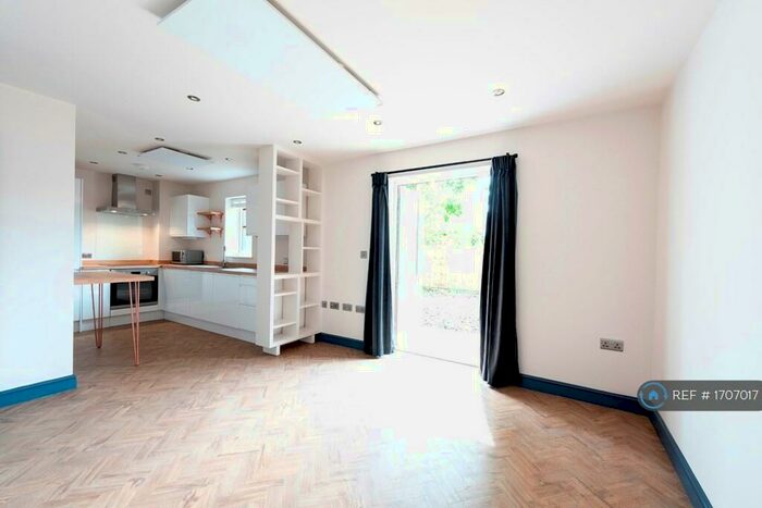 2 Bedroom Flat To Rent In Cedar Apartments, Filton, Bristol, BS34