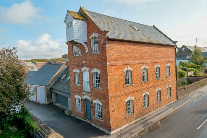 4 Bedroom Detached House To Rent In West Street, Bridport, DT6