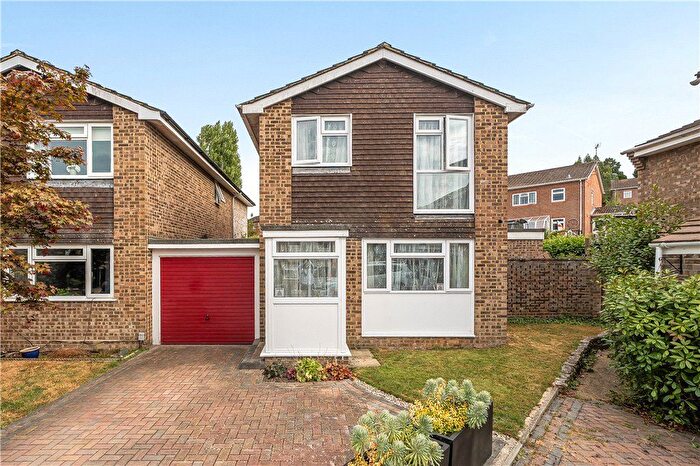 3 Bedroom Link Detached House For Sale In Ashdown Way, Romsey, Hampshire, SO51