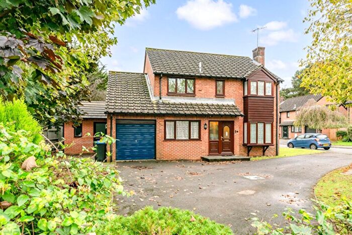 4 Bedroom Detached House For Sale In Prince William Close, Findon Valley, Worthing, West Sussex, BN14