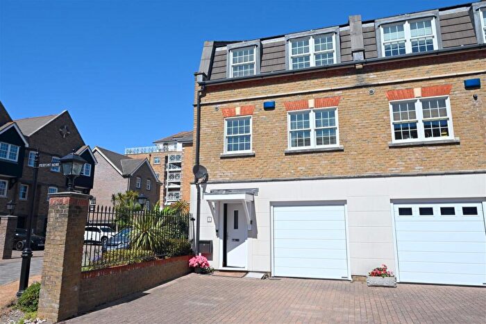 3 Bedroom Town House For Sale In Silver Wharf, Eastbourne, BN23