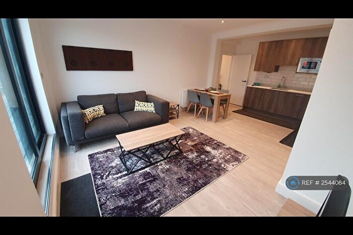 2 Bedroom Flat To Rent In Marden House, London, E1