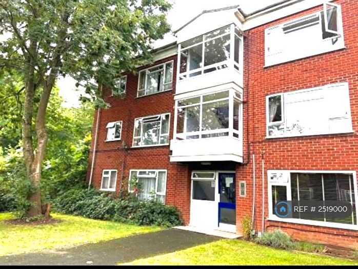 2 Bedroom Flat To Rent In Boswell Grove, Warwick, CV34