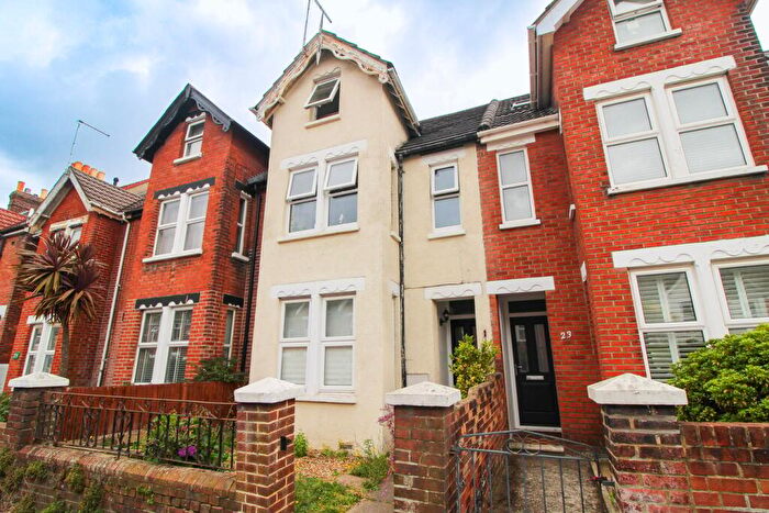 3 Bedroom Maisonette For Sale In St Johns Road, Poole, BH15