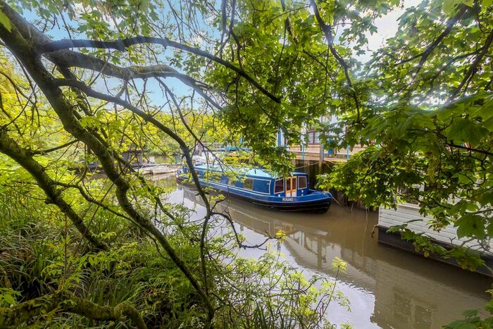 2 Bedroom Houseboat To Rent In Swan Island, Strawberry Vale, Twickenham, TW1