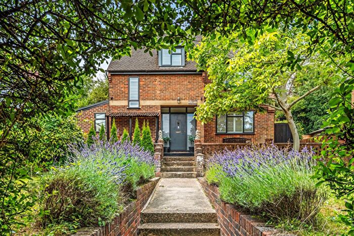 3 Bedroom Detached House For Sale In Vincent Lane, Dorking, RH4