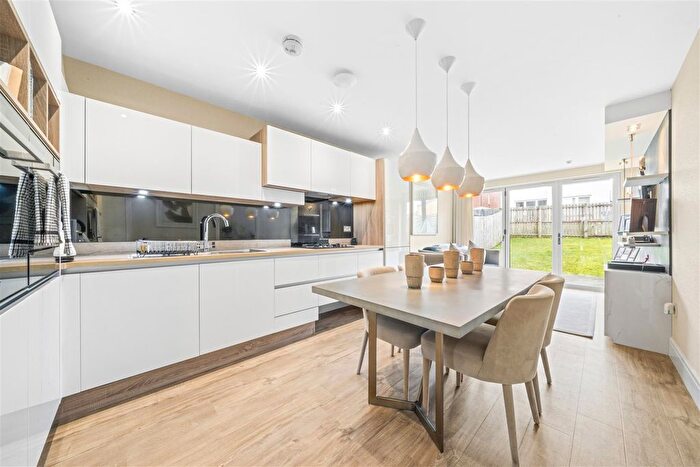 4 Bedroom Detached House For Sale In Archerfield Crescent, Newarthill, Motherwell, ML1