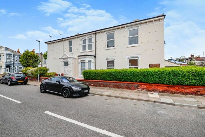 2 Bedroom Flat To Rent In Laburnum Grove, Portsmouth, PO2