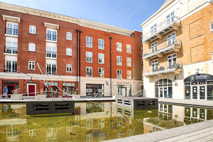 2 Bedroom Flat To Rent In Waterside, Shirley, Solihull, West Midlands, B90