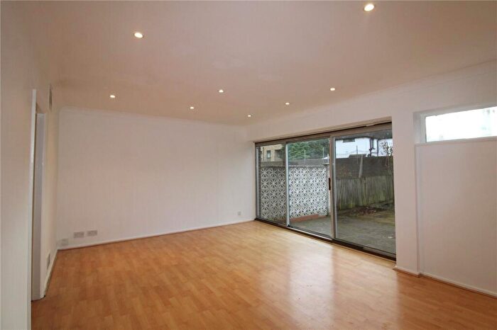 4 Bedroom End Of Terrace House To Rent In Park Hill Rise, Croydon, CR0