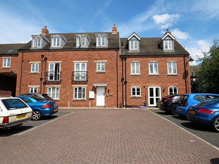 2 Bedroom Apartment To Rent In Browning Court, Old Road, Chesterfield, Derbyshire, S40