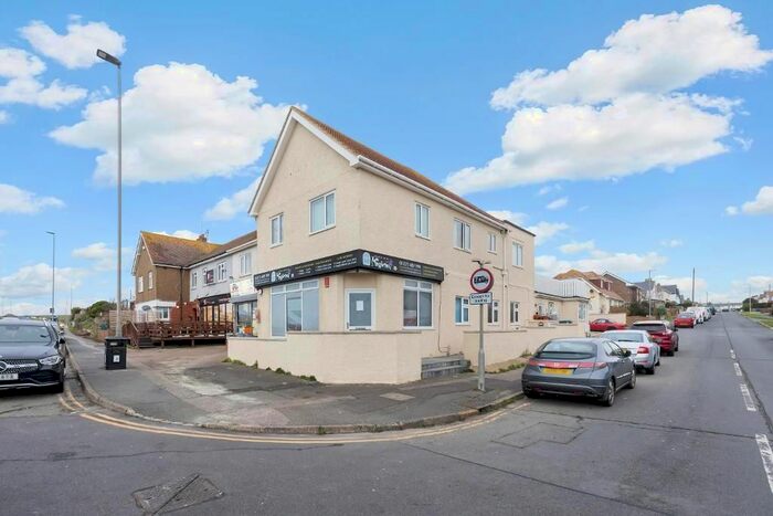 2 Bedroom Flat To Rent In South Coast Road, Peacehaven, BN10