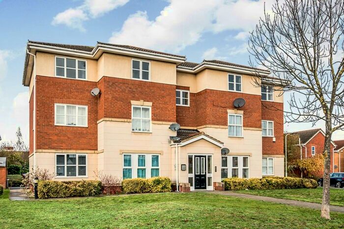 2 Bedroom Flat To Rent In Gillespie Close, Bedford, MK42