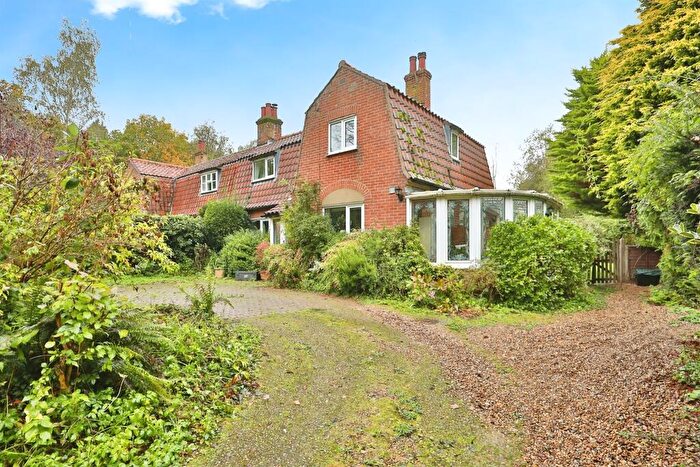3 Bedroom Semi-Detached House For Sale In Stone Lane, Bintree, Dereham, NR20