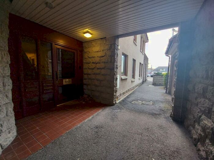 3 Bedroom Flat To Rent In Craigie Loanings, Rosemount, Aberdeen, AB25