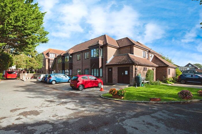 1 Bedroom Flat For Sale In Maple Court, A Staunton Avenue, Hayling Island, Hampshire, PO11