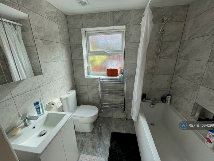 6 Bedroom Terraced House To Rent In Pitcroft Avenue, Reading, RG6