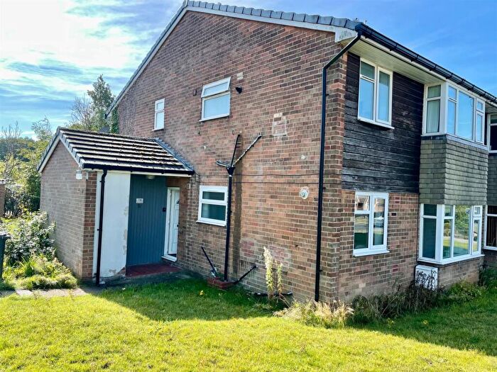 2 Bedroom Apartment To Rent In High Ash Drive, Leeds, LS17