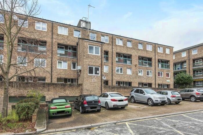 3 Bedroom Maisonette To Rent In Mcneil Road, London, SE5